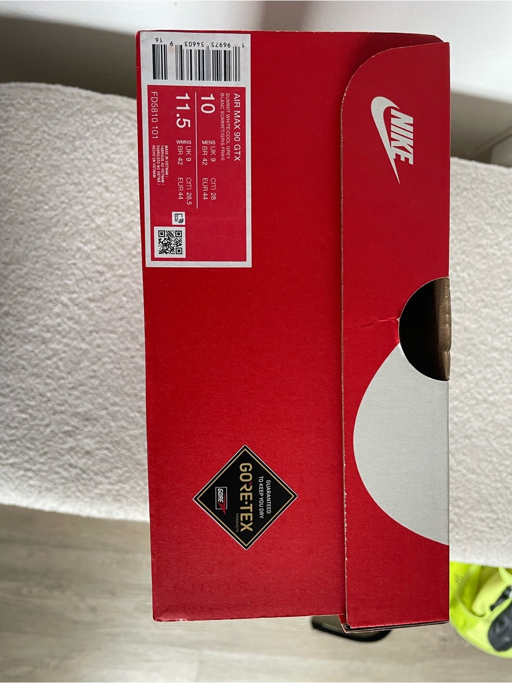 Nike Air Max 90 — Infrared Gore-Tex Sneakers - Picture 3 of 11